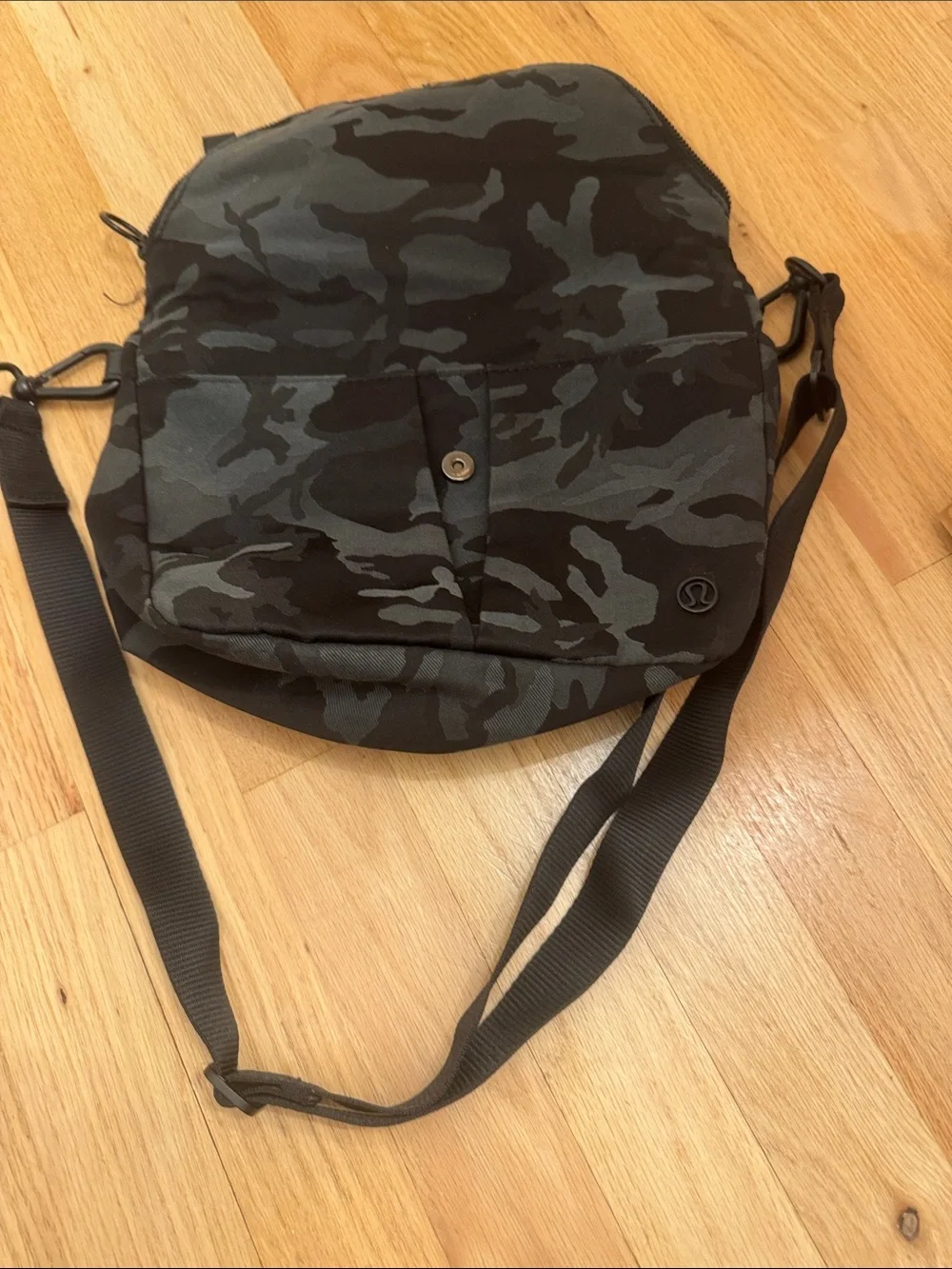 lululemon athletica Black & Gray Camo Messenger Crossbody